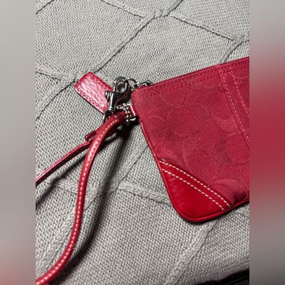 VTG COACH Signature Monogram Clutch Wristlet Red Small Mini Holiday - Picture 4 of 8